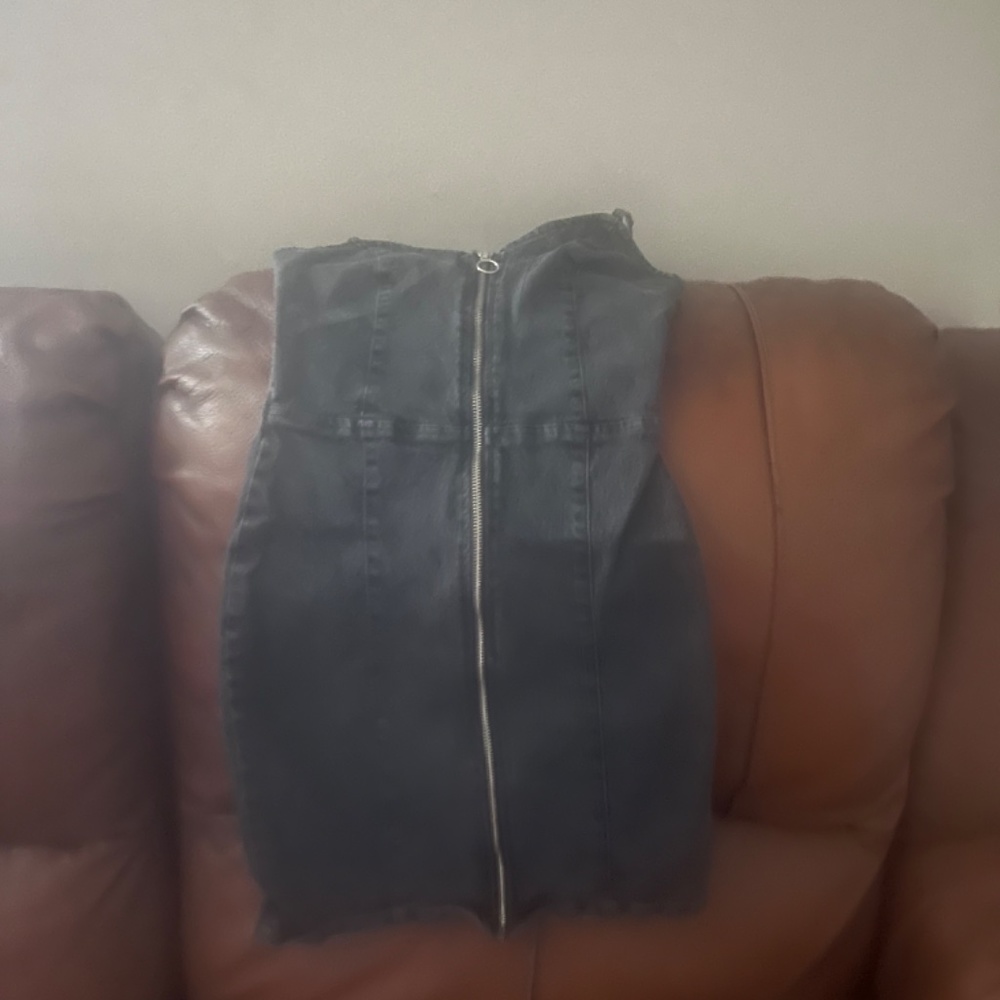 Clothes - Picture 11 of 16